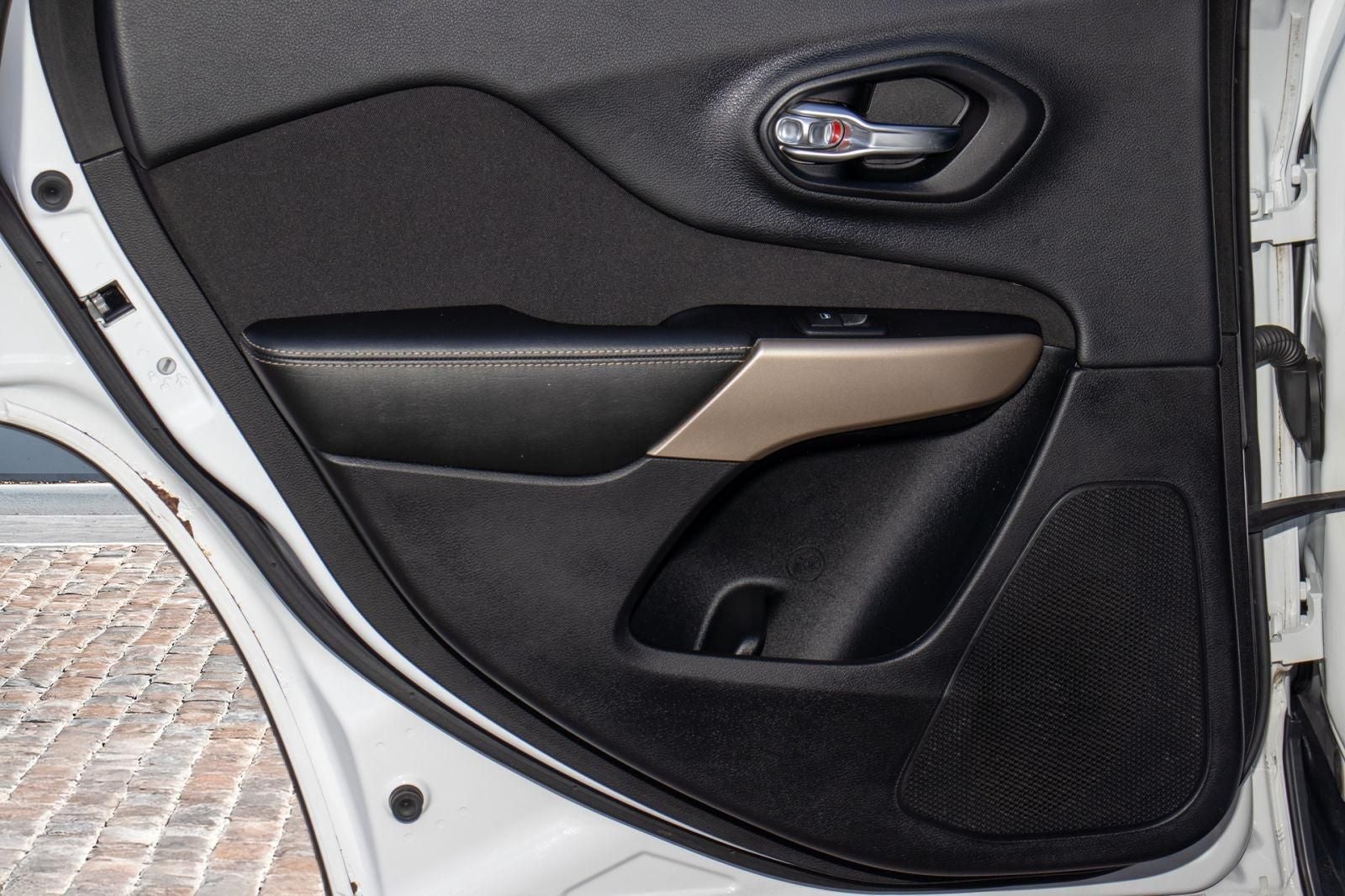 2017 Jeep Cherokee Sport