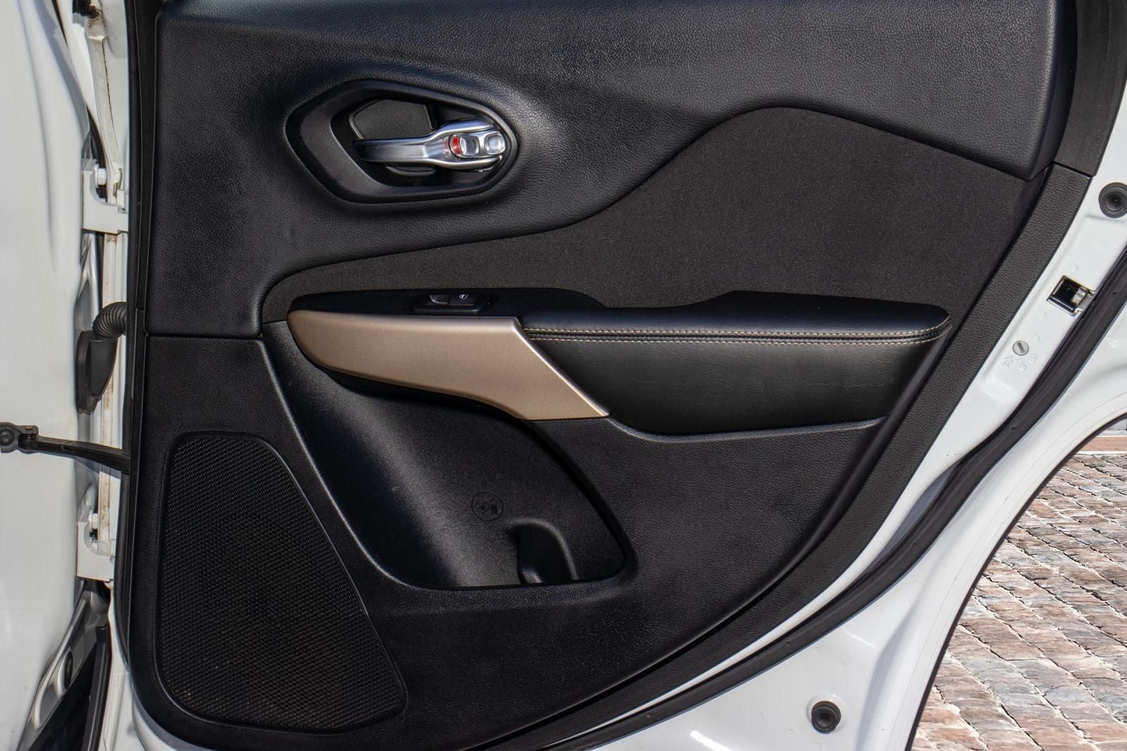 2017 Jeep Cherokee Sport