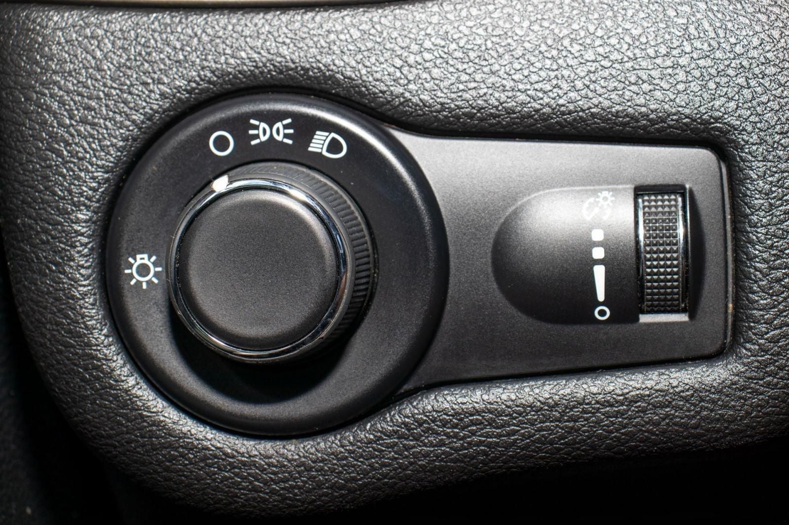 2017 Jeep Cherokee Sport