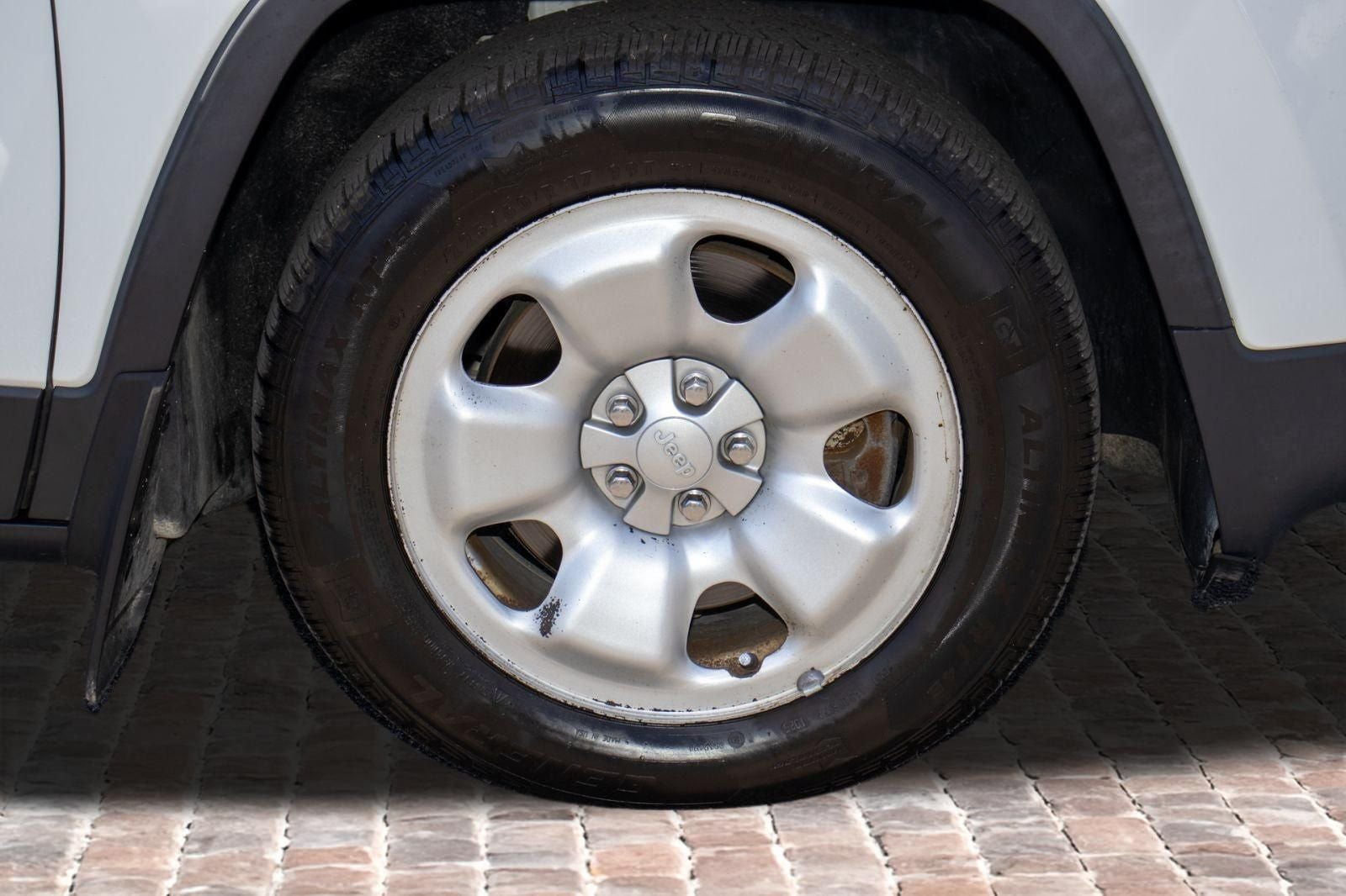 2017 Jeep Cherokee Sport