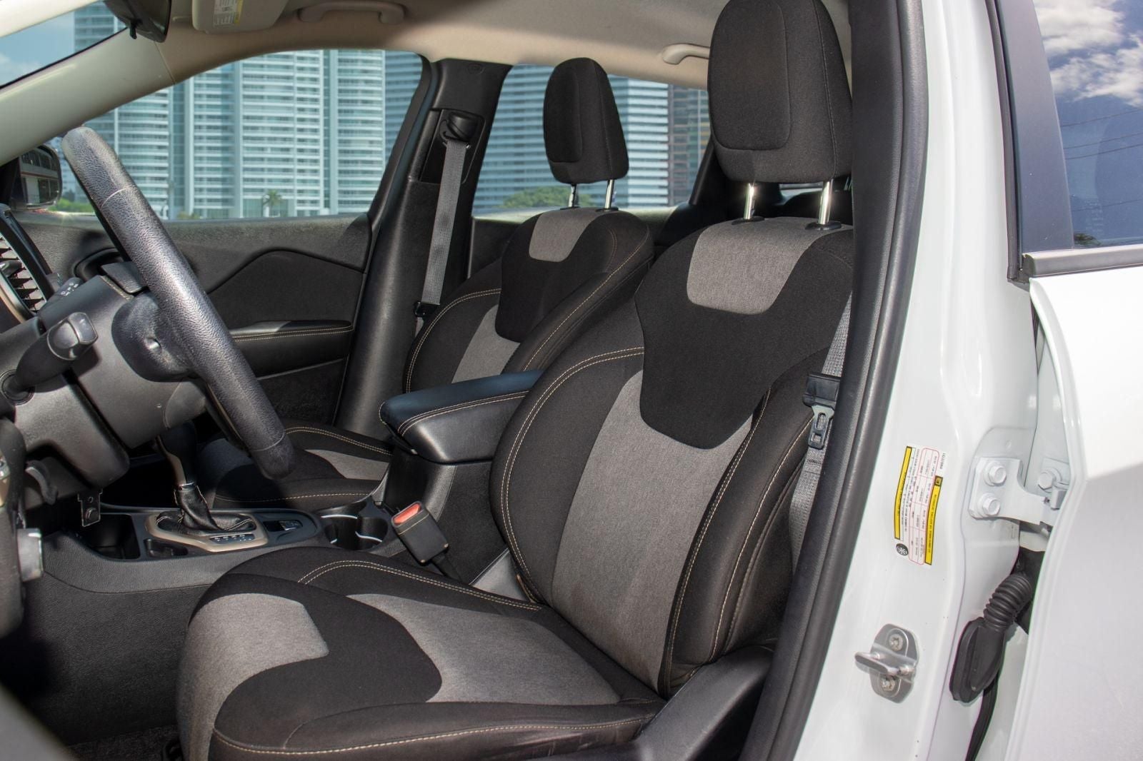 2017 Jeep Cherokee Sport