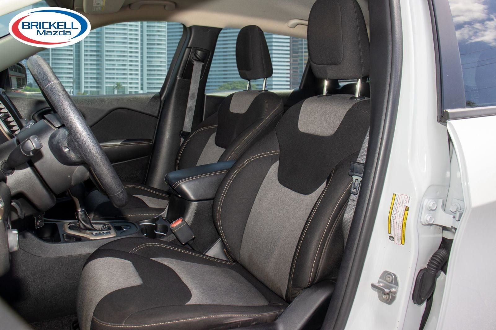 2017 Jeep Cherokee Sport