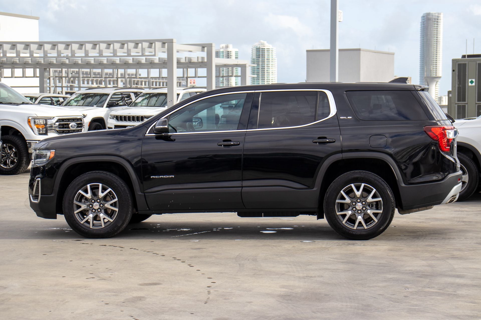 2023 GMC Acadia SLE