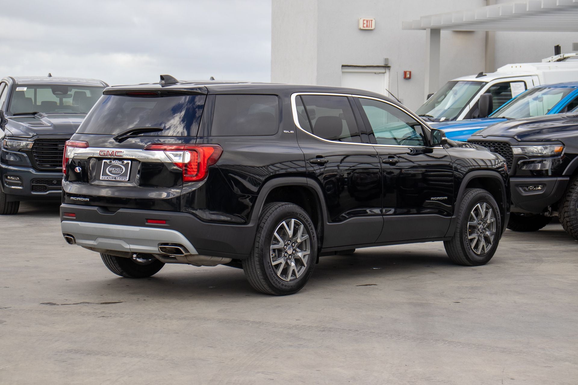 2023 GMC Acadia SLE