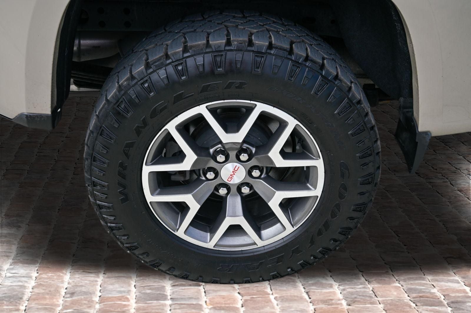 2022 GMC Canyon AT4 w/Leather