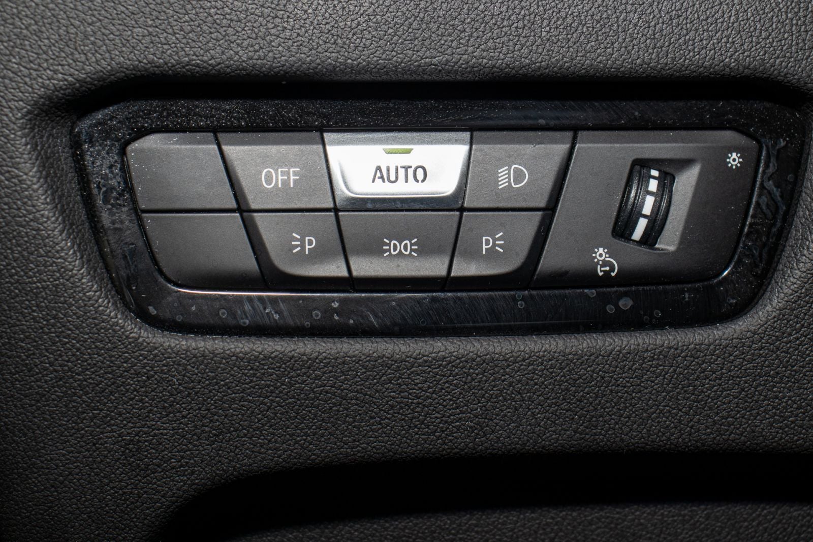 2024 BMW 3 Series 330i