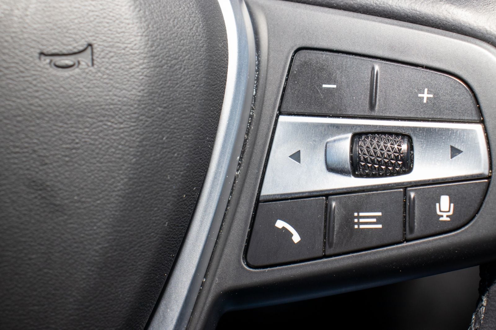 2024 BMW 3 Series 330i