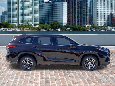 2022 Toyota Highlander LE