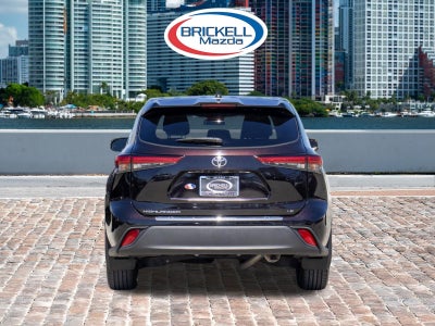 2022 Toyota Highlander LE