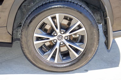2022 Toyota Highlander LE