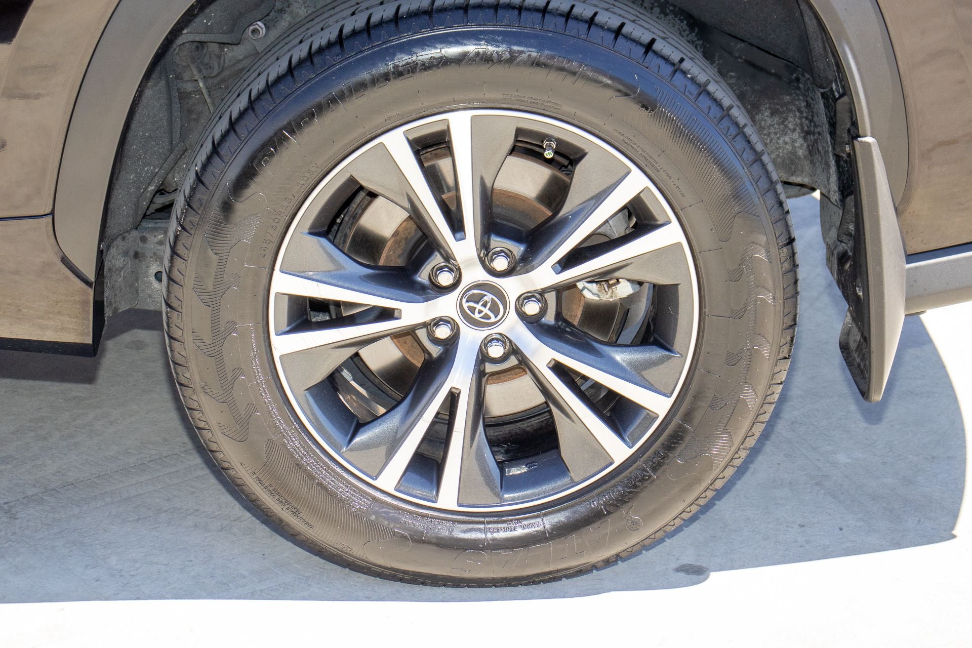 2022 Toyota Highlander LE