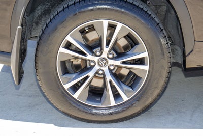 2022 Toyota Highlander LE