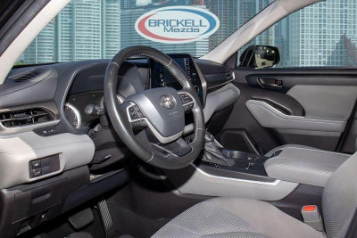 2022 Toyota Highlander LE
