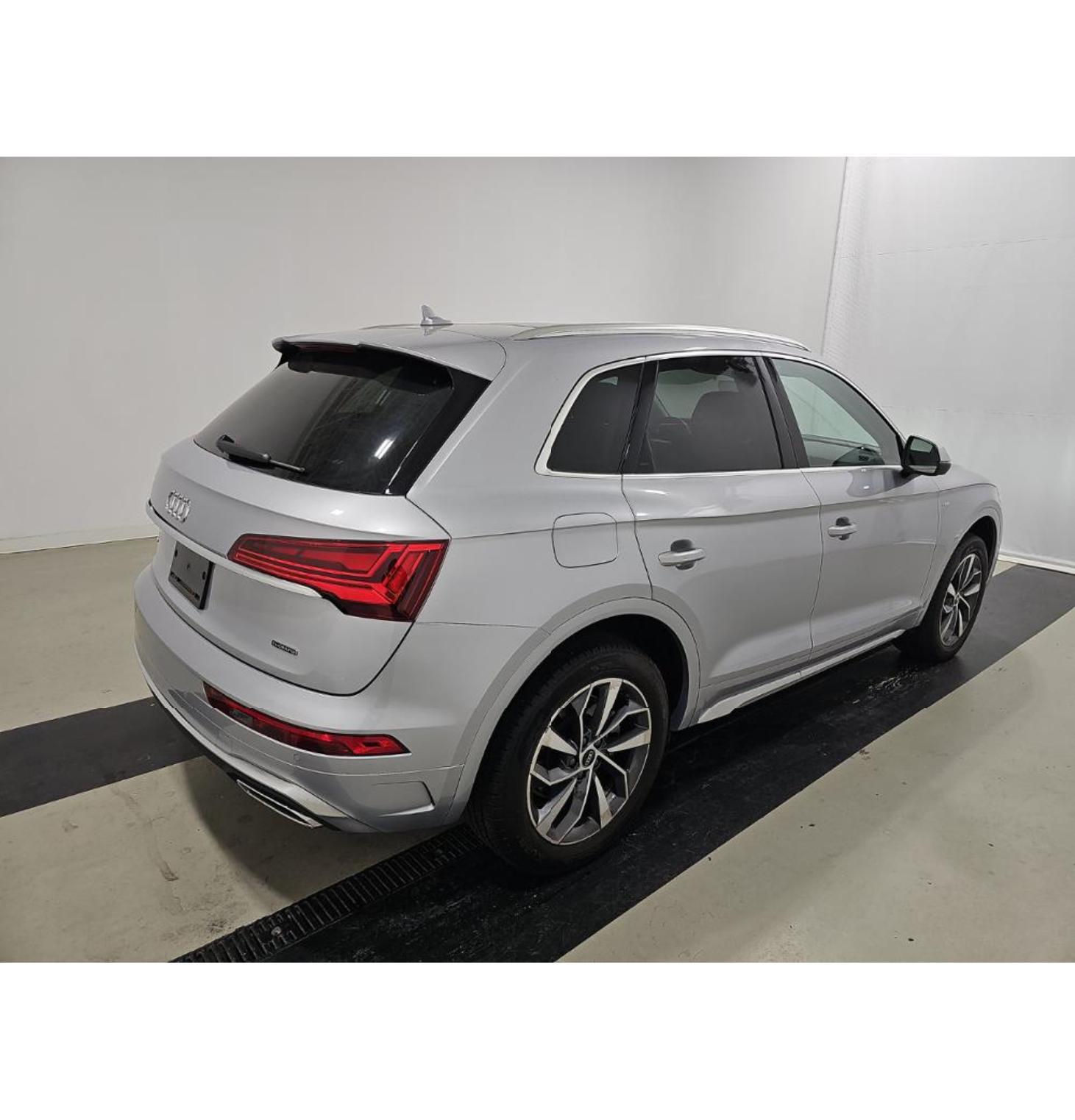 2023 Audi Q5 45 S line Premium quattro