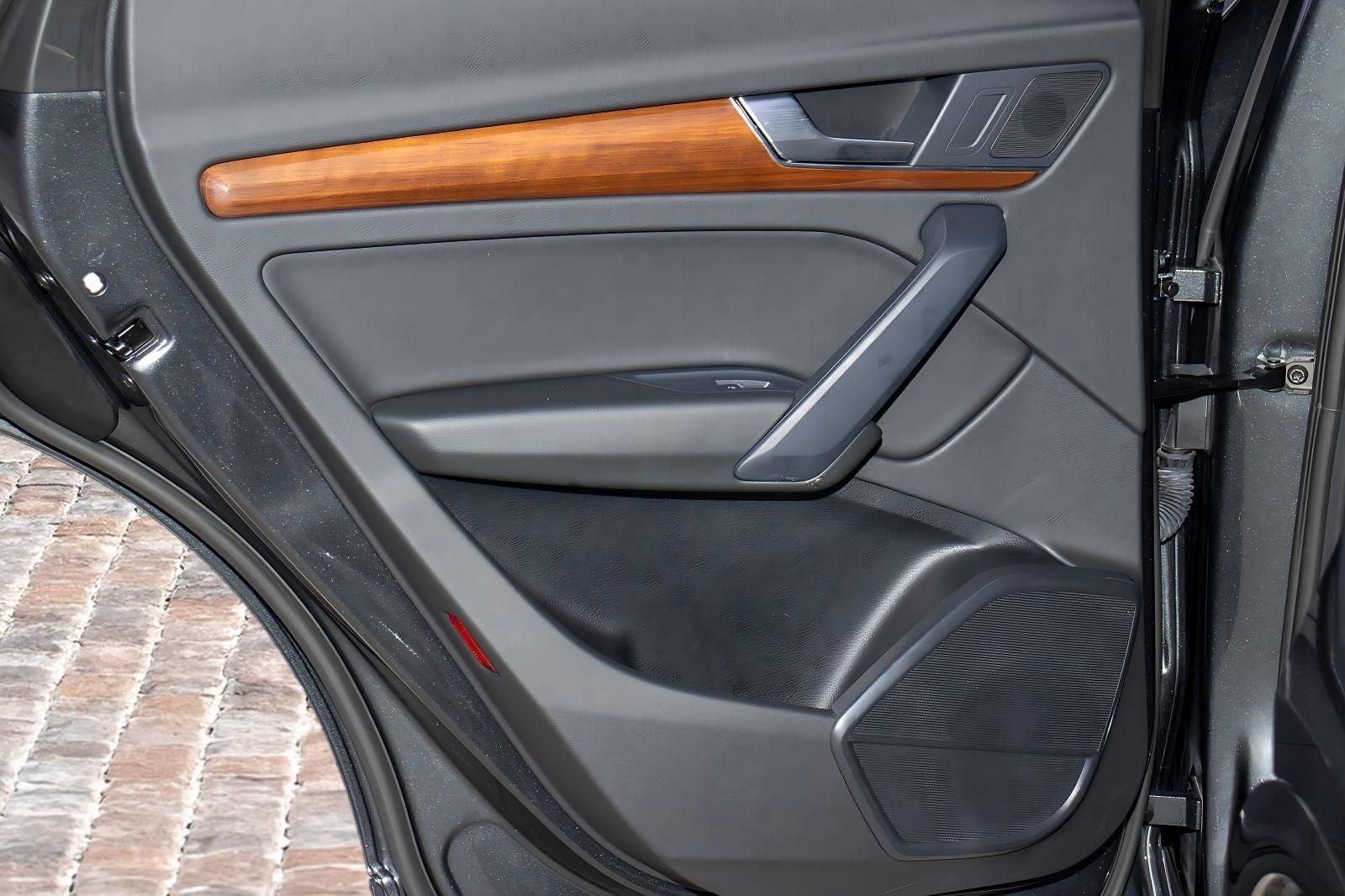 2023 Audi Q5 45 S line Premium quattro