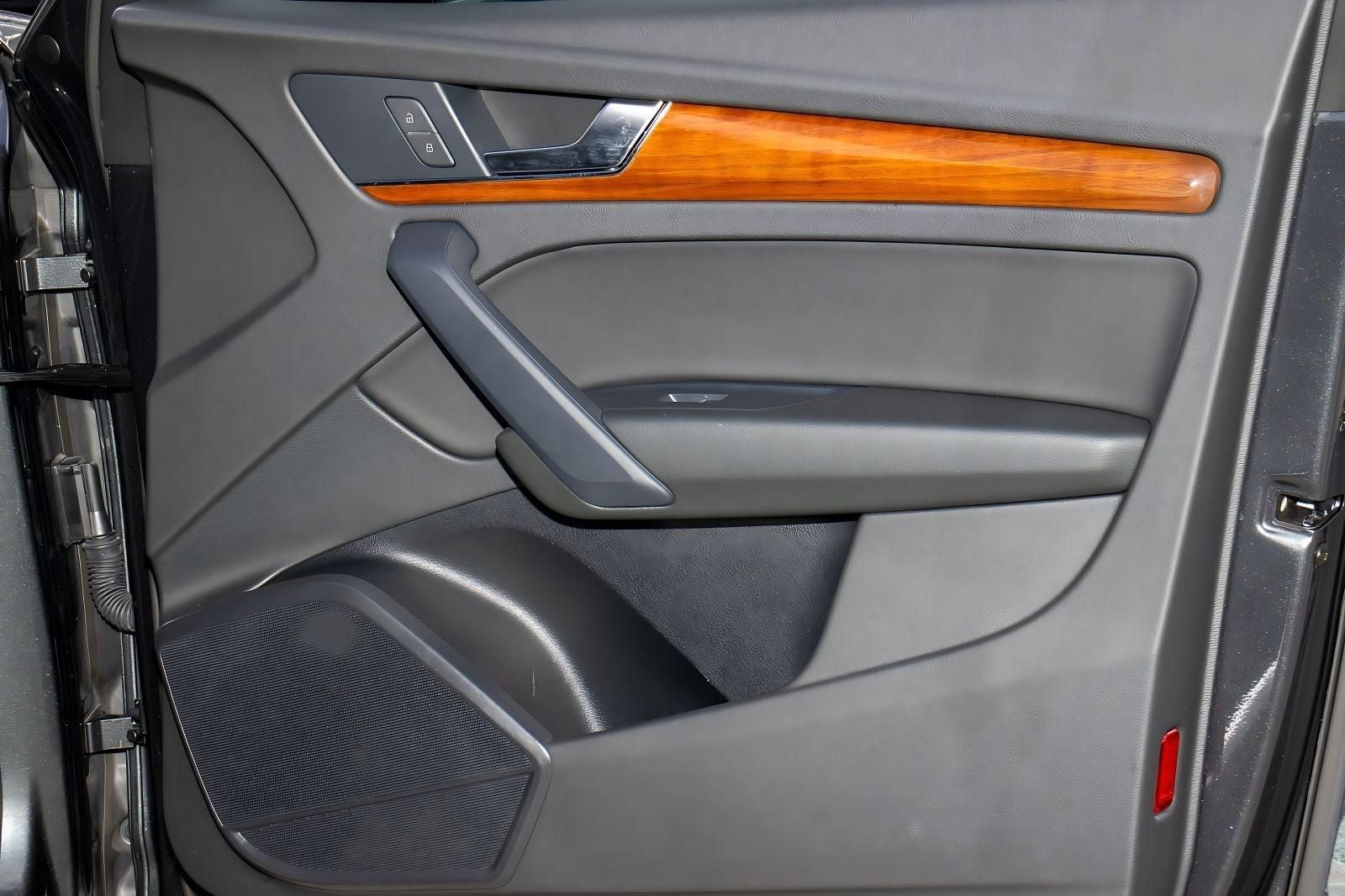 2023 Audi Q5 45 S line Premium quattro