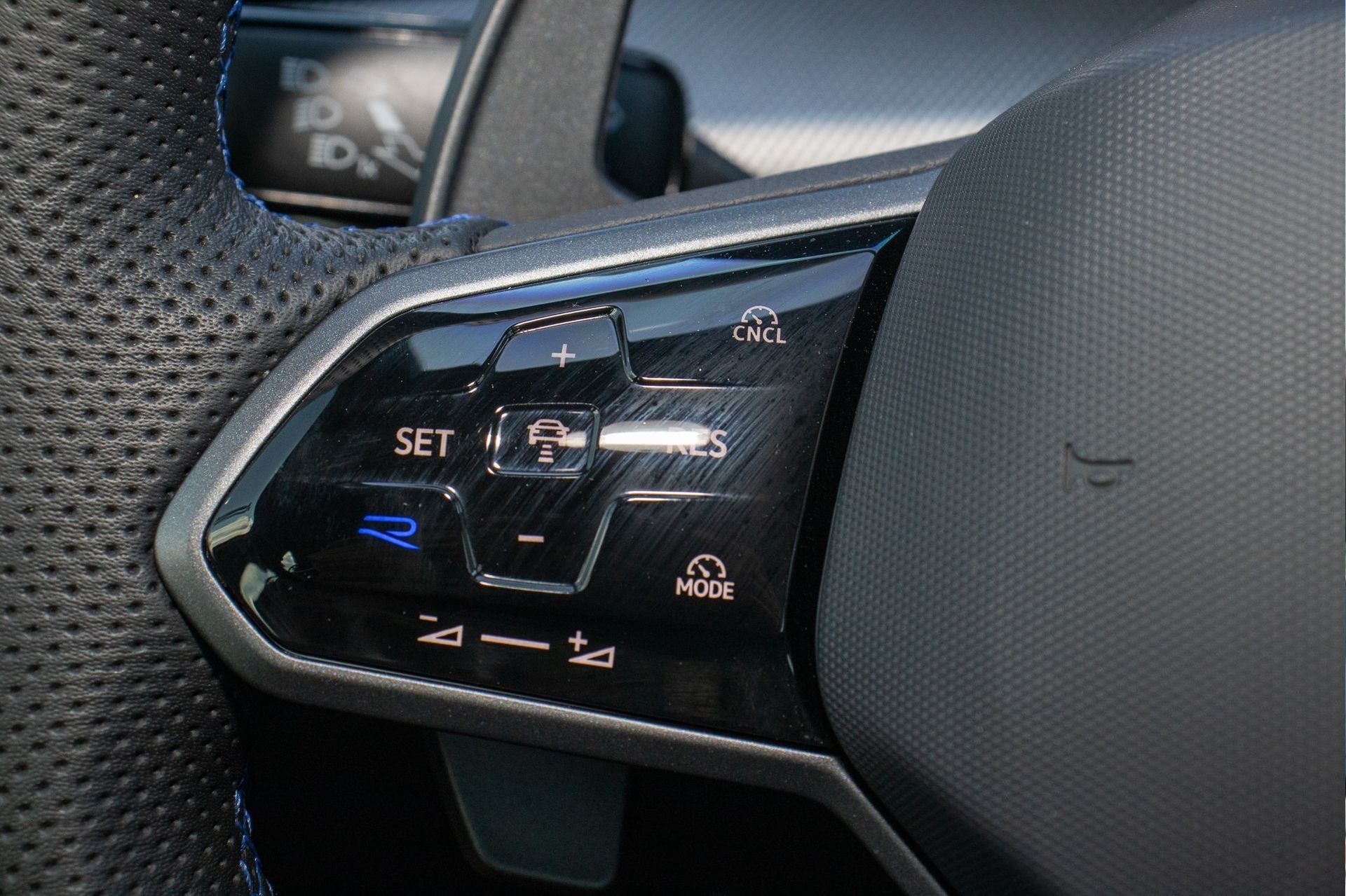 2025 Volkswagen Golf R 2.0T