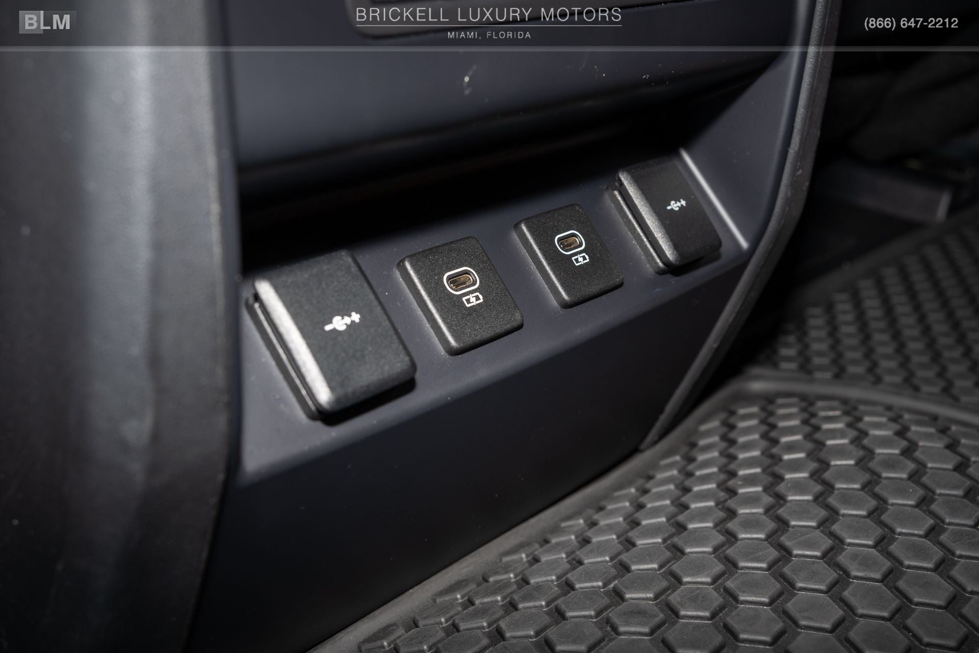 2022 Land Rover Defender 90 X-Dynamic HSE