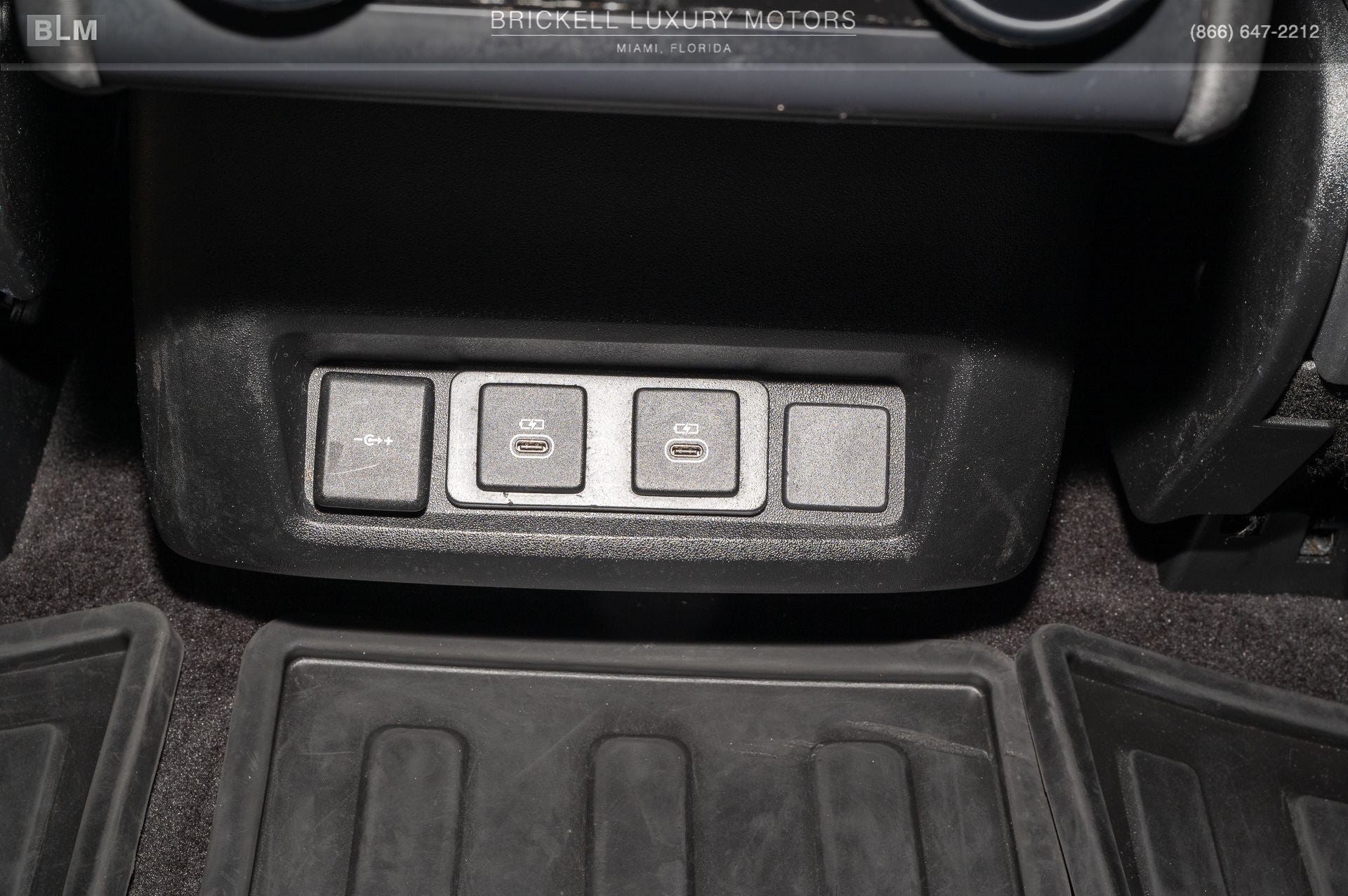 2023 Land Rover Discovery S R-Dynamic