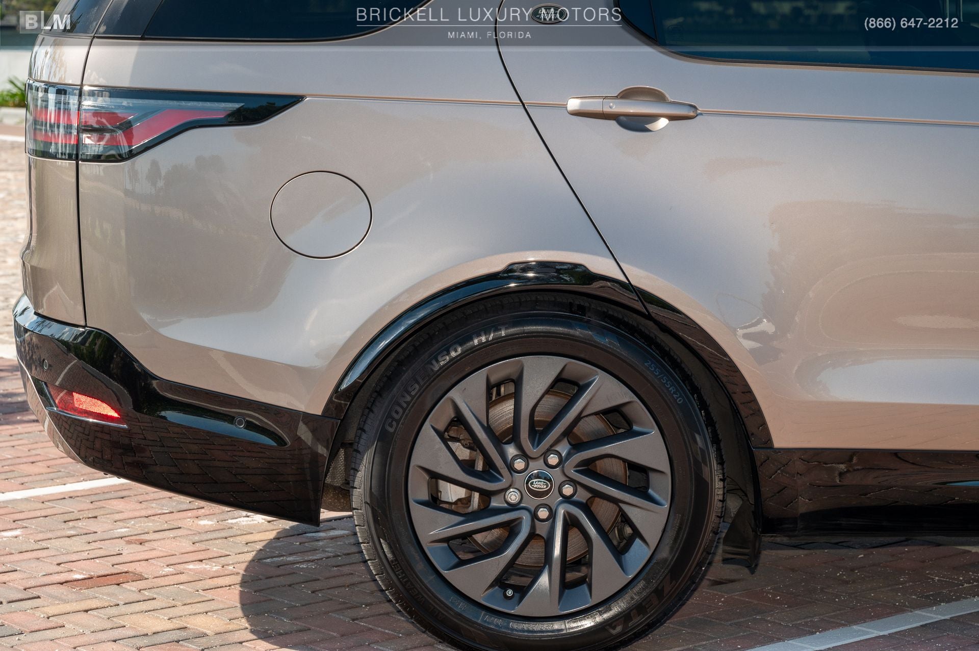 2023 Land Rover Discovery S R-Dynamic