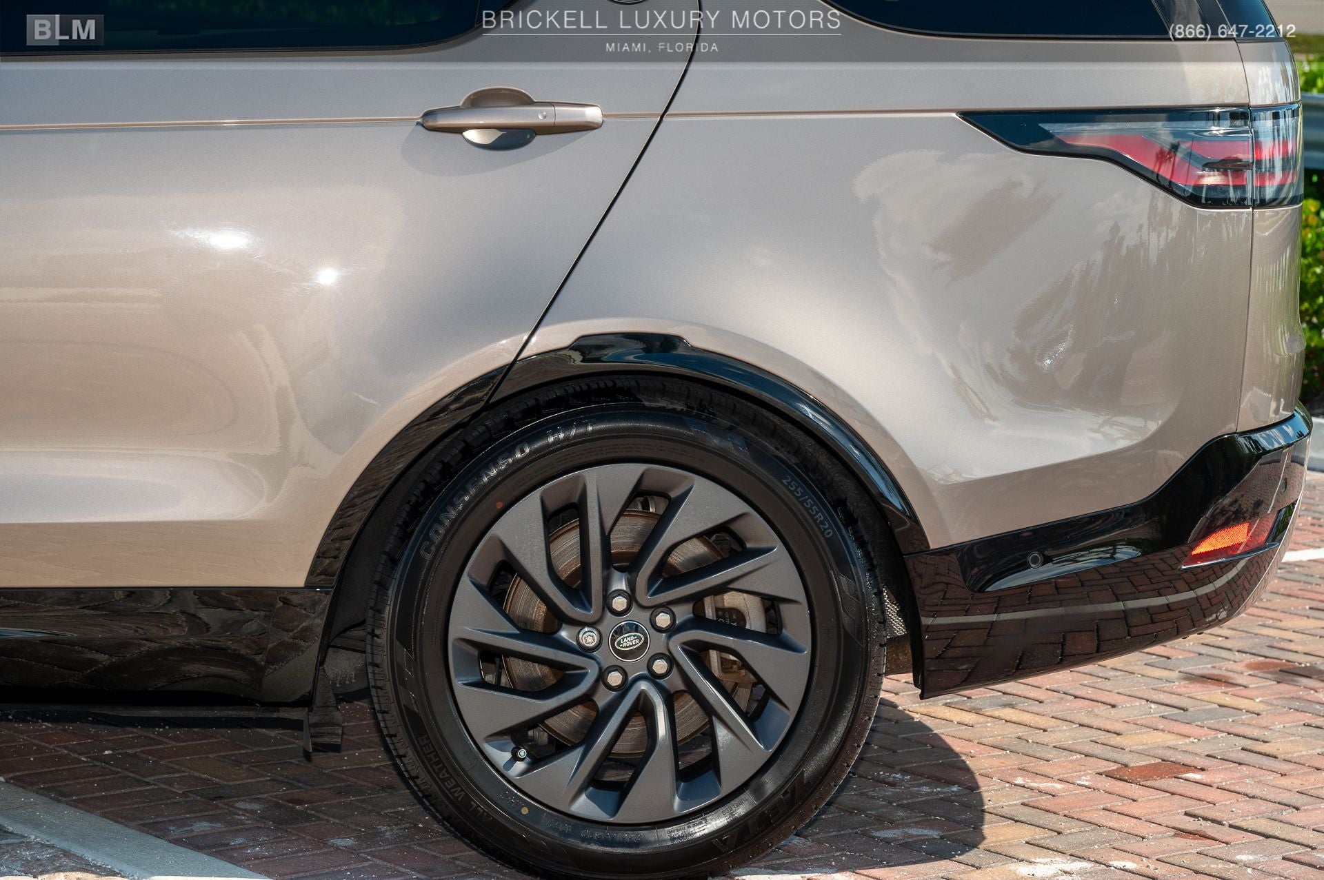 2023 Land Rover Discovery S R-Dynamic