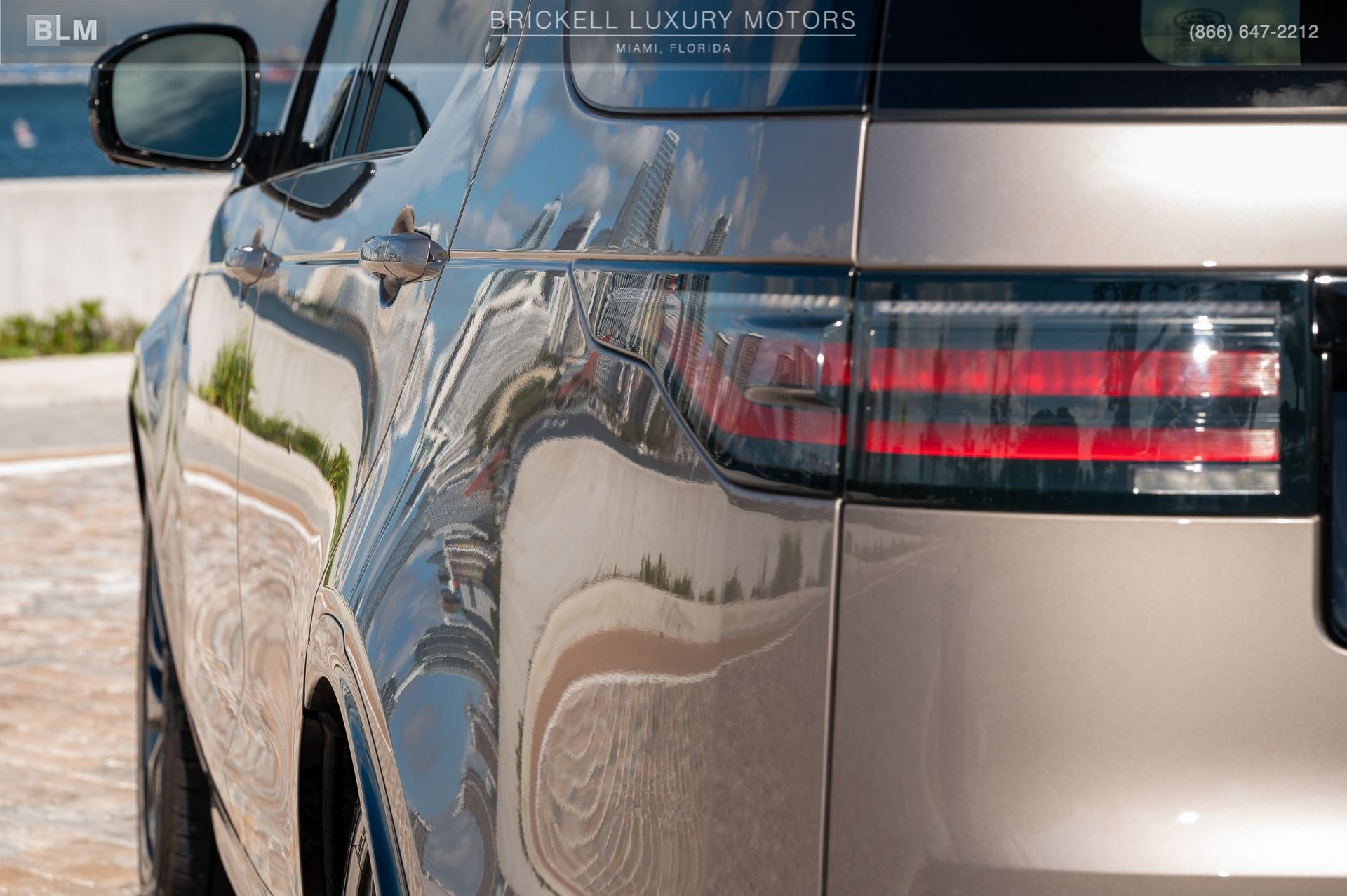 2023 Land Rover Discovery S R-Dynamic