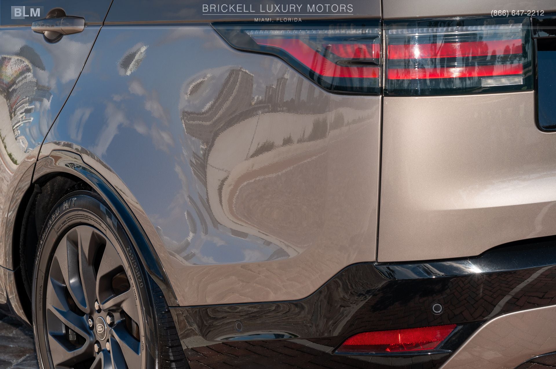 2023 Land Rover Discovery S R-Dynamic