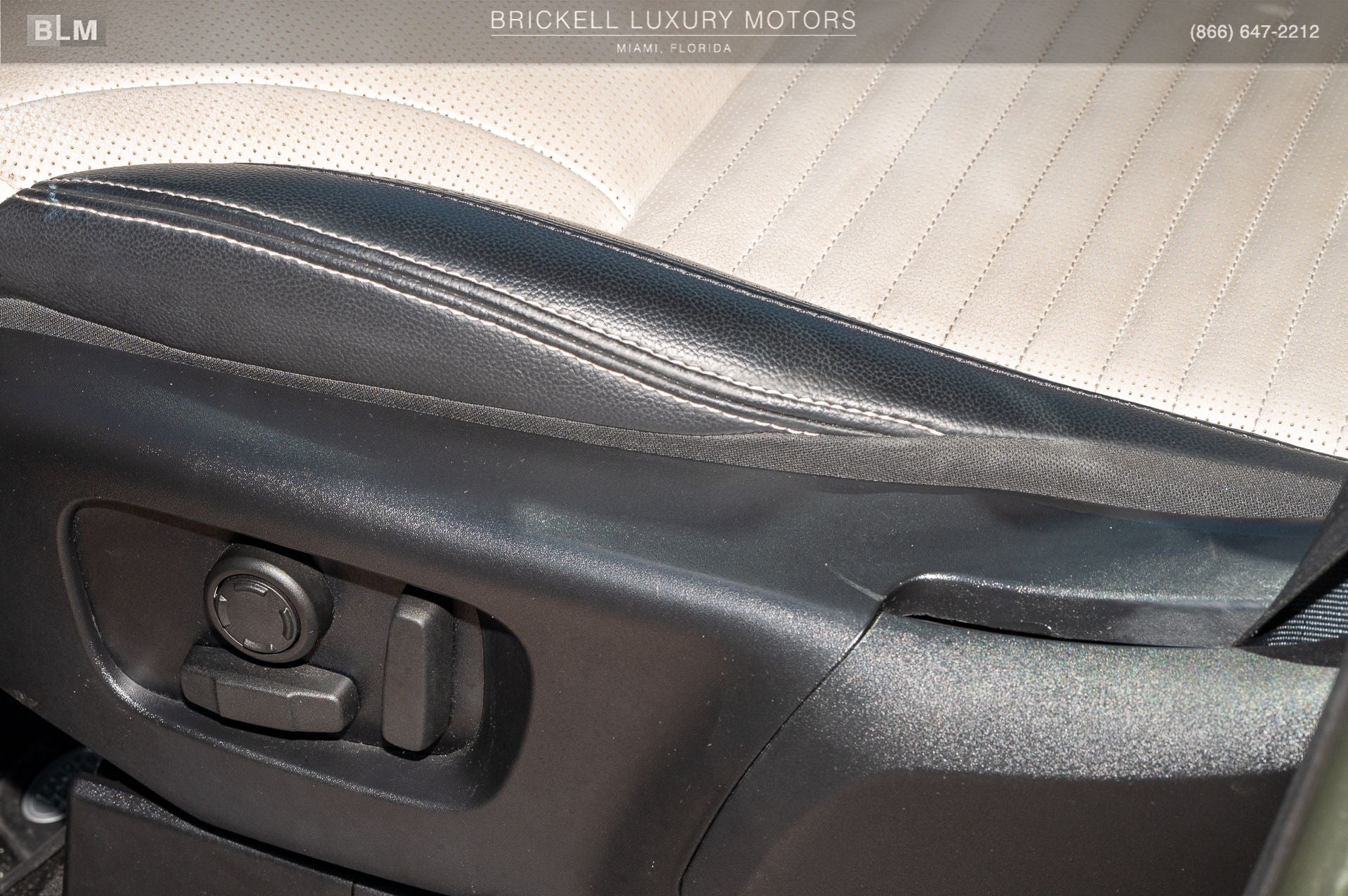 2023 Land Rover Discovery S R-Dynamic