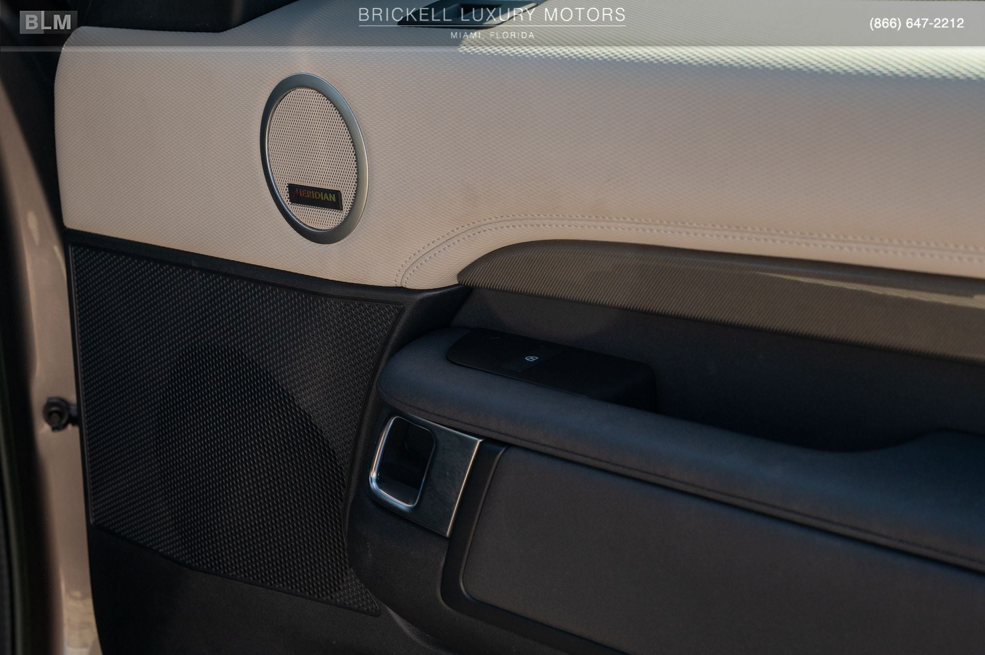 2023 Land Rover Discovery S R-Dynamic