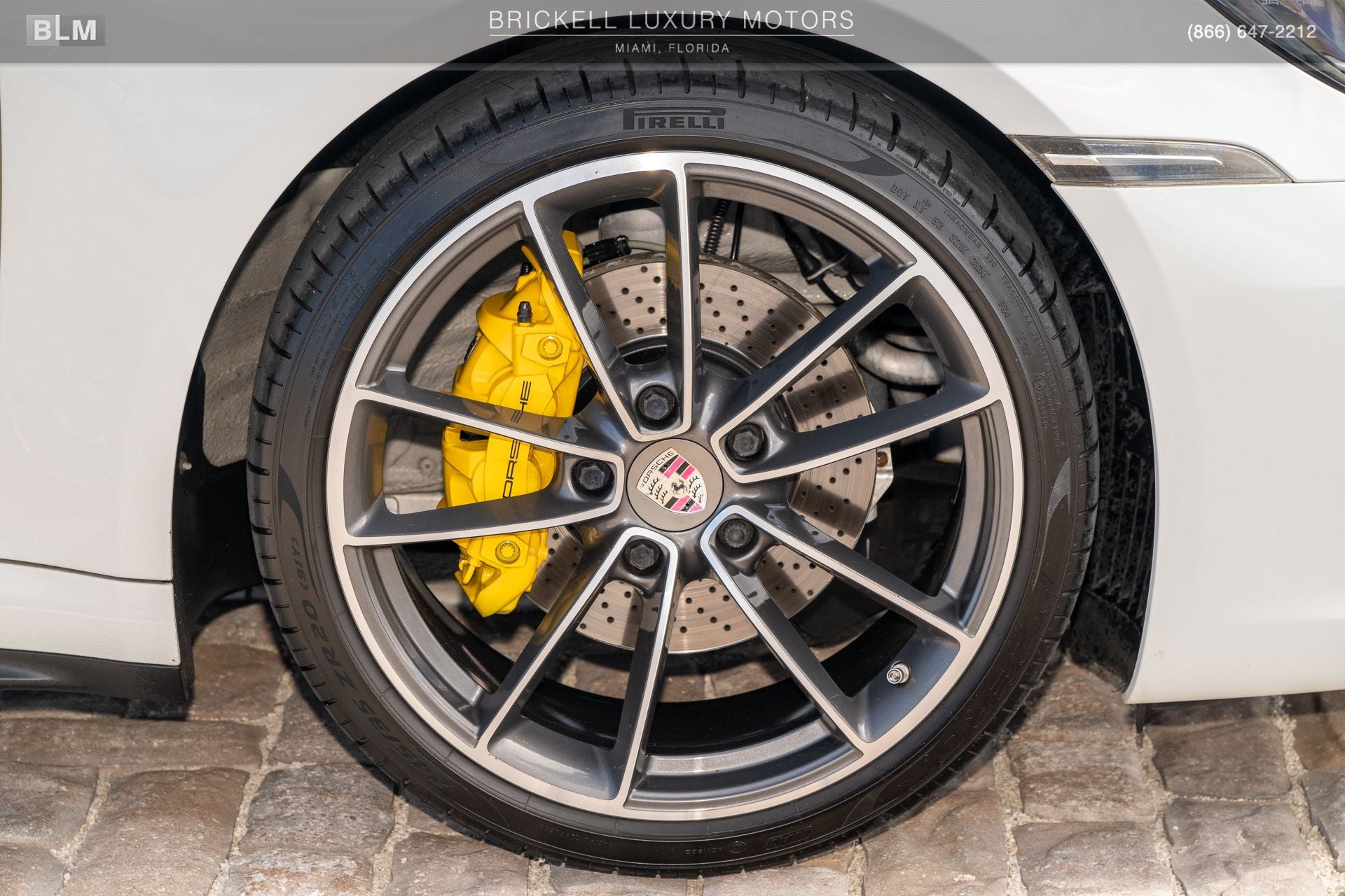 2020 Porsche 911 Carrera