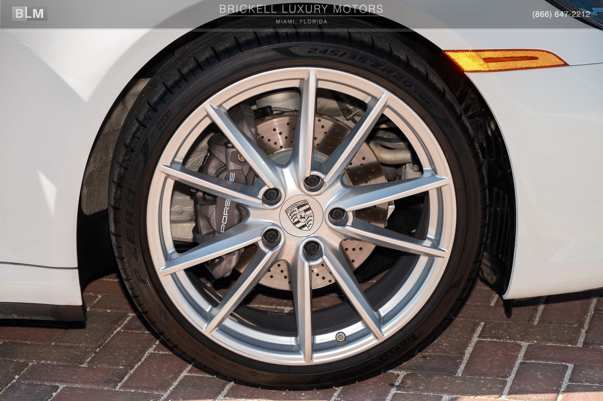 2020 Porsche 911 Carrera