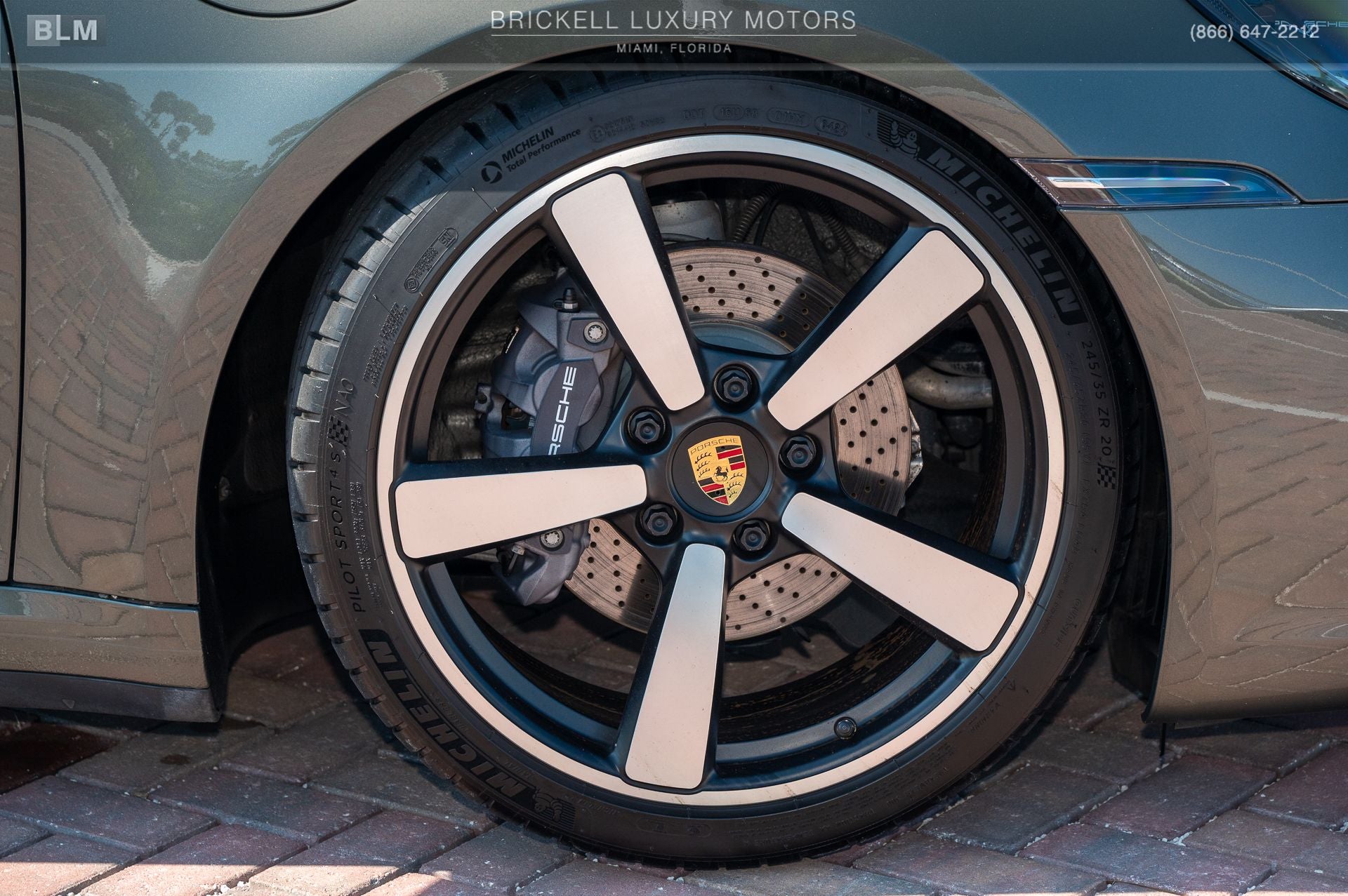 2022 Porsche 911 Carrera