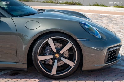 2022 Porsche 911 Carrera