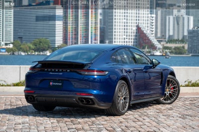 2022 Porsche Panamera 4S