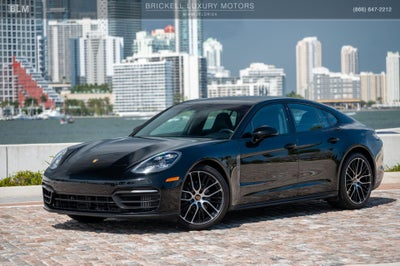 2022 Porsche Panamera 4 Platinum Edition