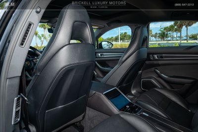 2022 Porsche Panamera 4 Platinum Edition