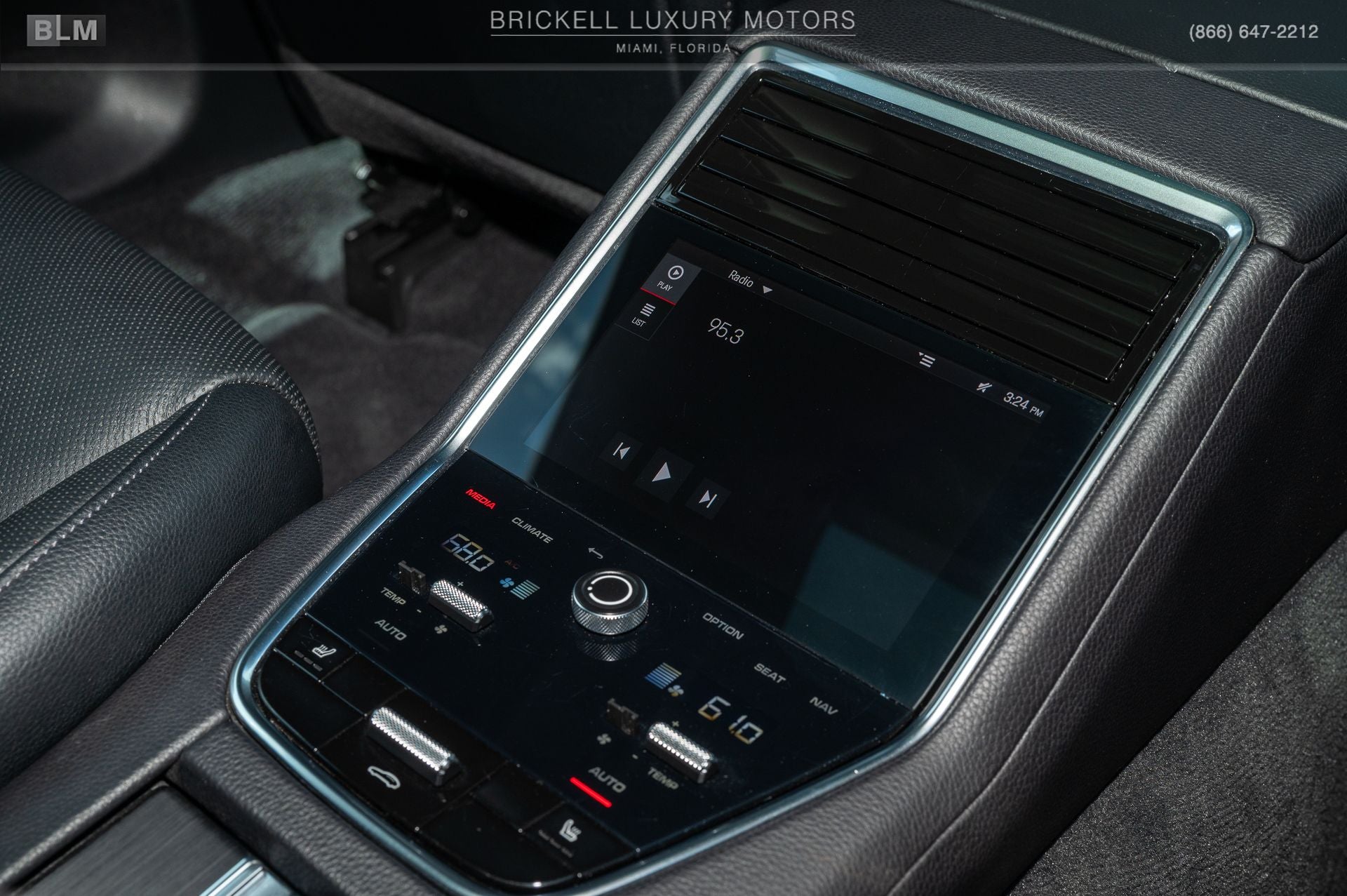 2022 Porsche Panamera 4 Platinum Edition