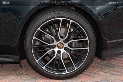 2022 Porsche Panamera 4 Platinum Edition