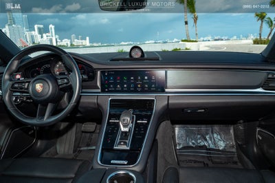 2022 Porsche Panamera 4 Platinum Edition