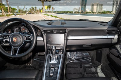 2018 Porsche 911 Carrera