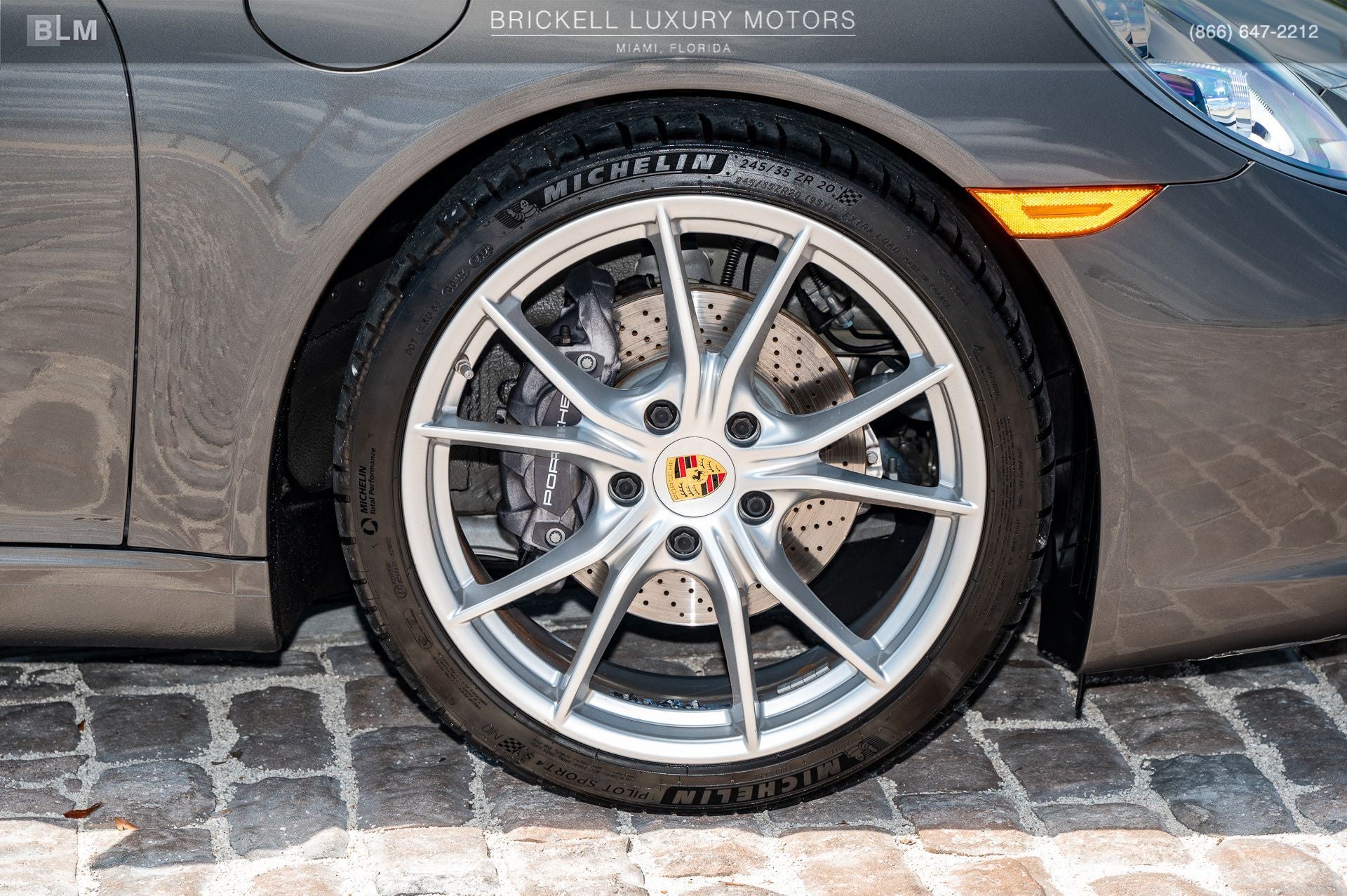 2018 Porsche 911 Carrera