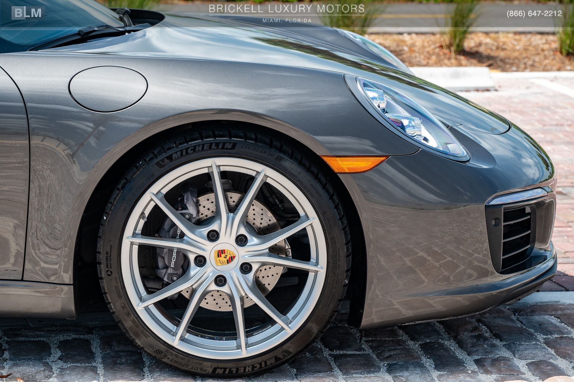 2018 Porsche 911 Carrera