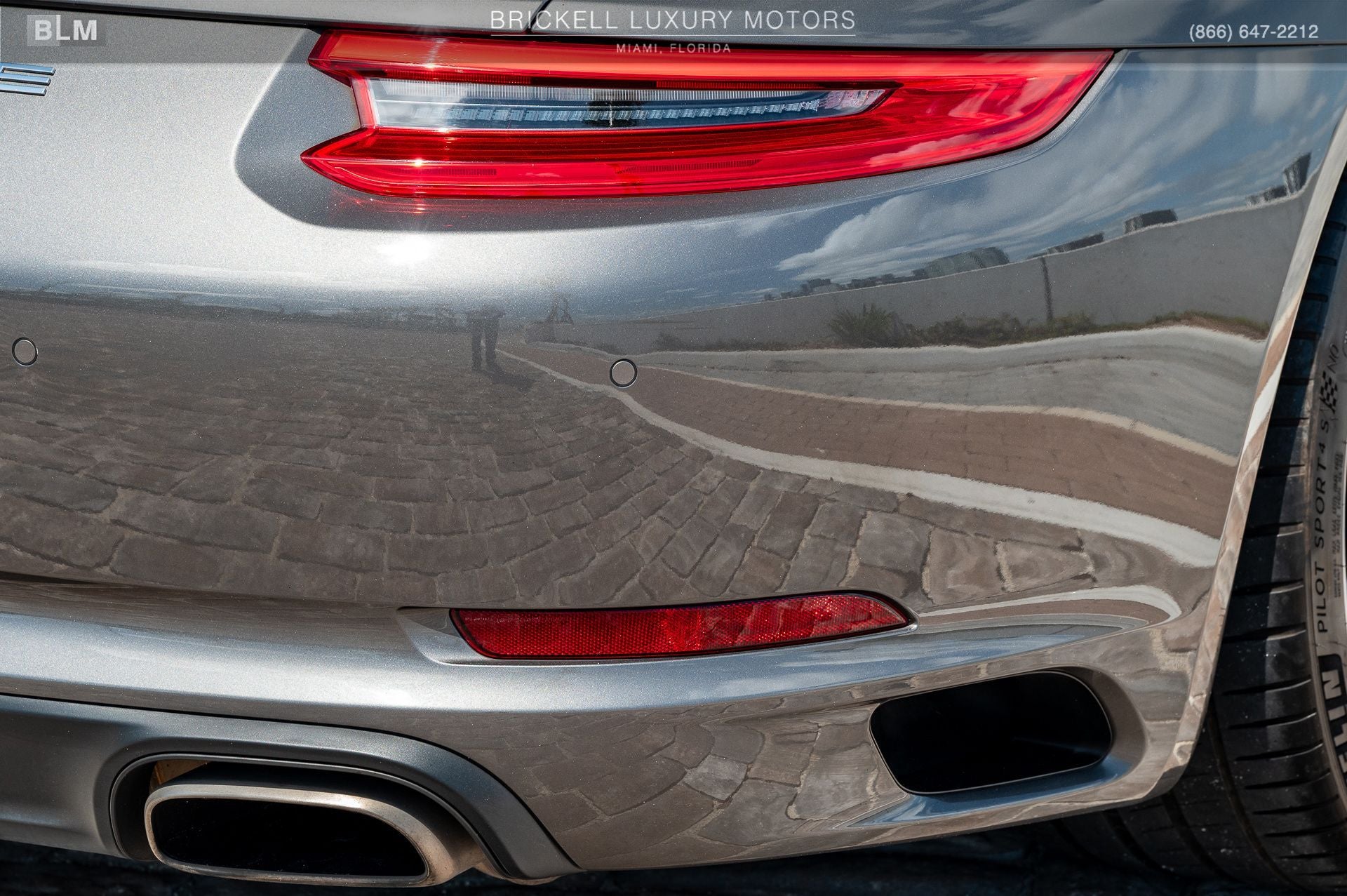 2018 Porsche 911 Carrera