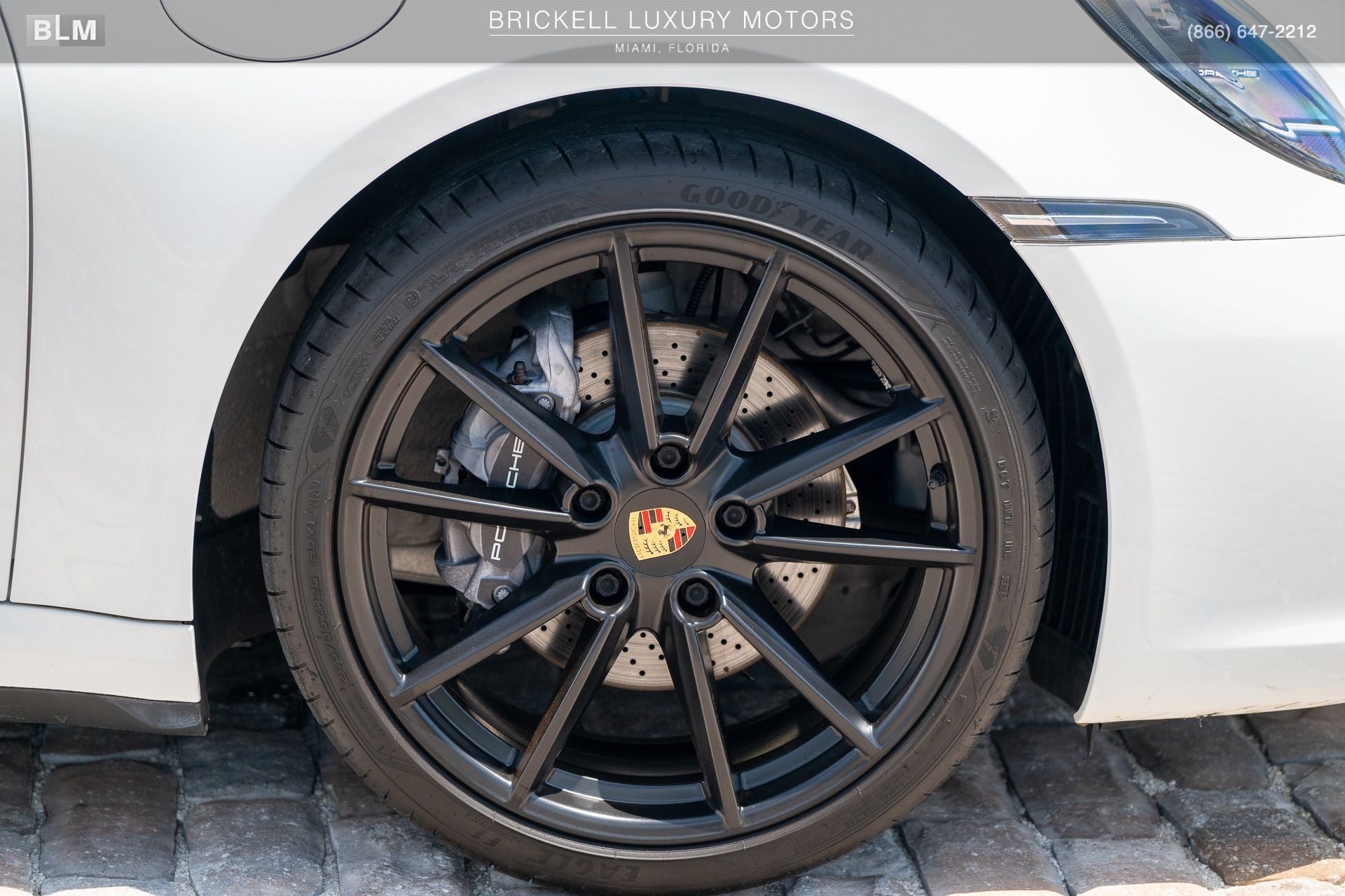2020 Porsche 911 Carrera