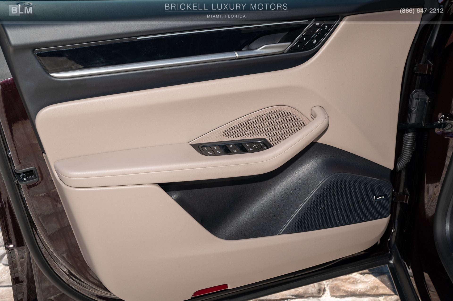 2025 Porsche Macan Electric 4