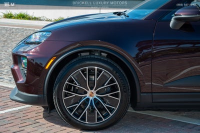 2025 Porsche Macan Electric 4