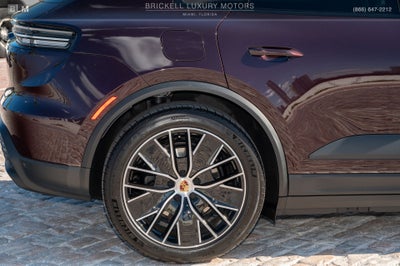 2025 Porsche Macan Electric 4