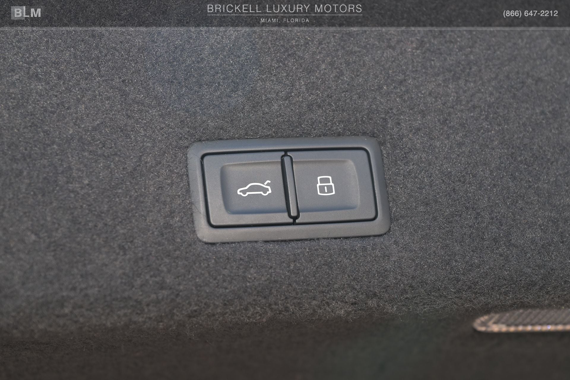 2020 Lamborghini Urus Base