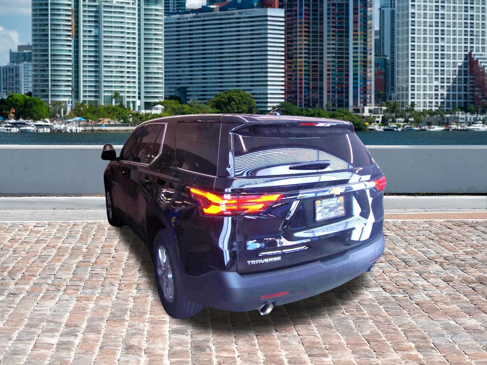 2023 Chevrolet Traverse LS