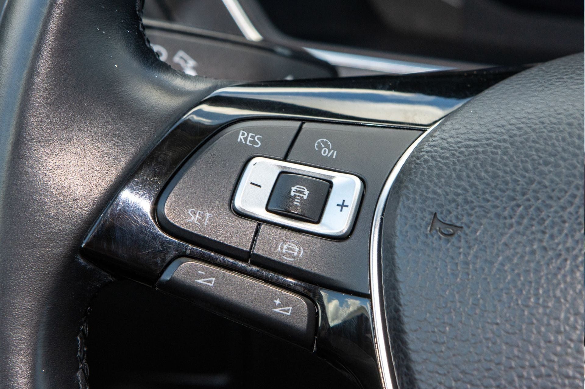 2019 Volkswagen Tiguan 2.0T SEL